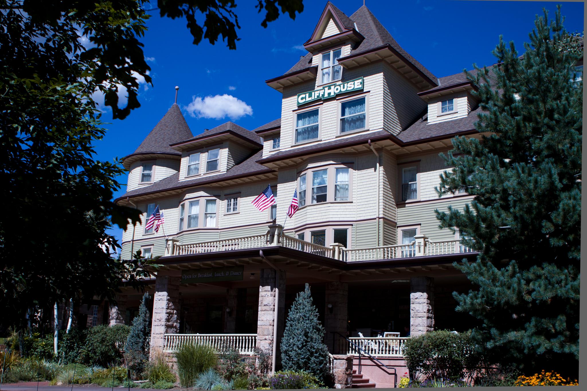 Intimate Wedding Venues near or in Colorado Springs